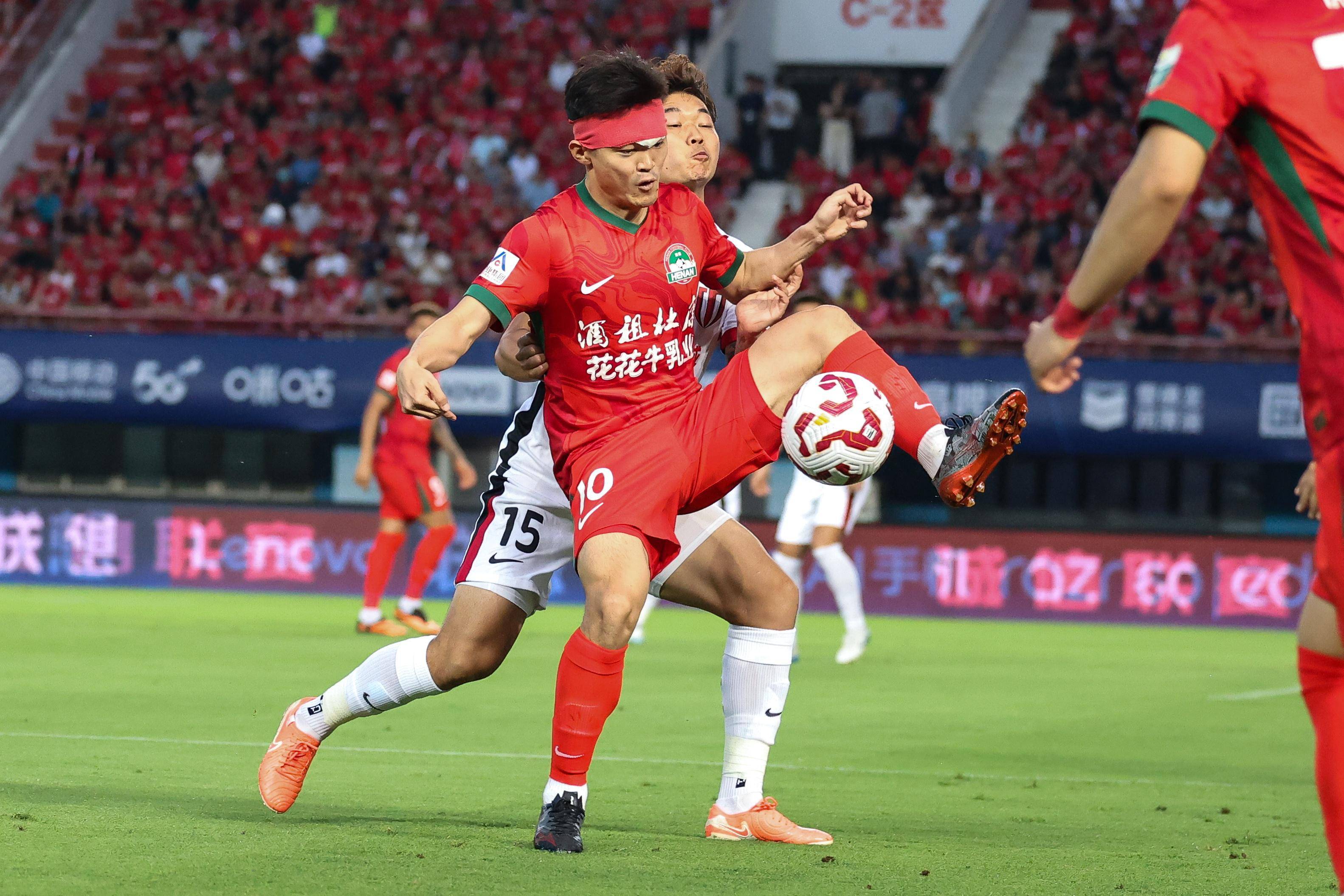 江苏队在比赛中展现出强大的统治力 江苏队在比赛中展现出强大的统治力