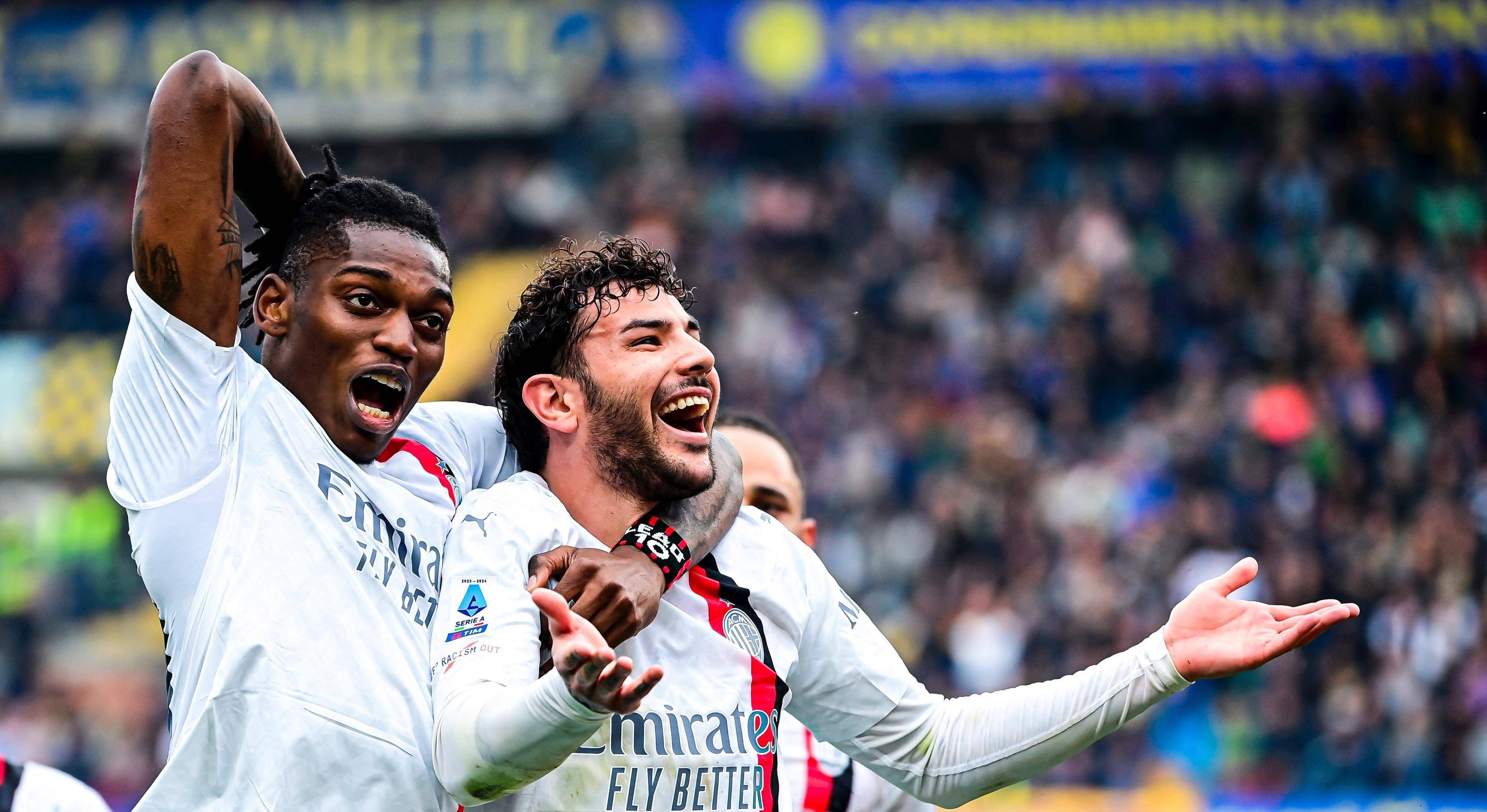 开云体育登录-关于AC米兰球迷疯狂庆祝,球队表现出色的信息