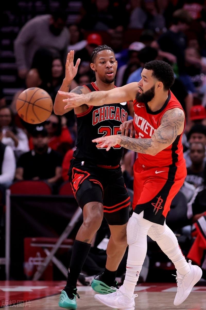 火箭险胜公牛,赛季首次保持不败 火箭险胜公牛,赛季首次保持不败