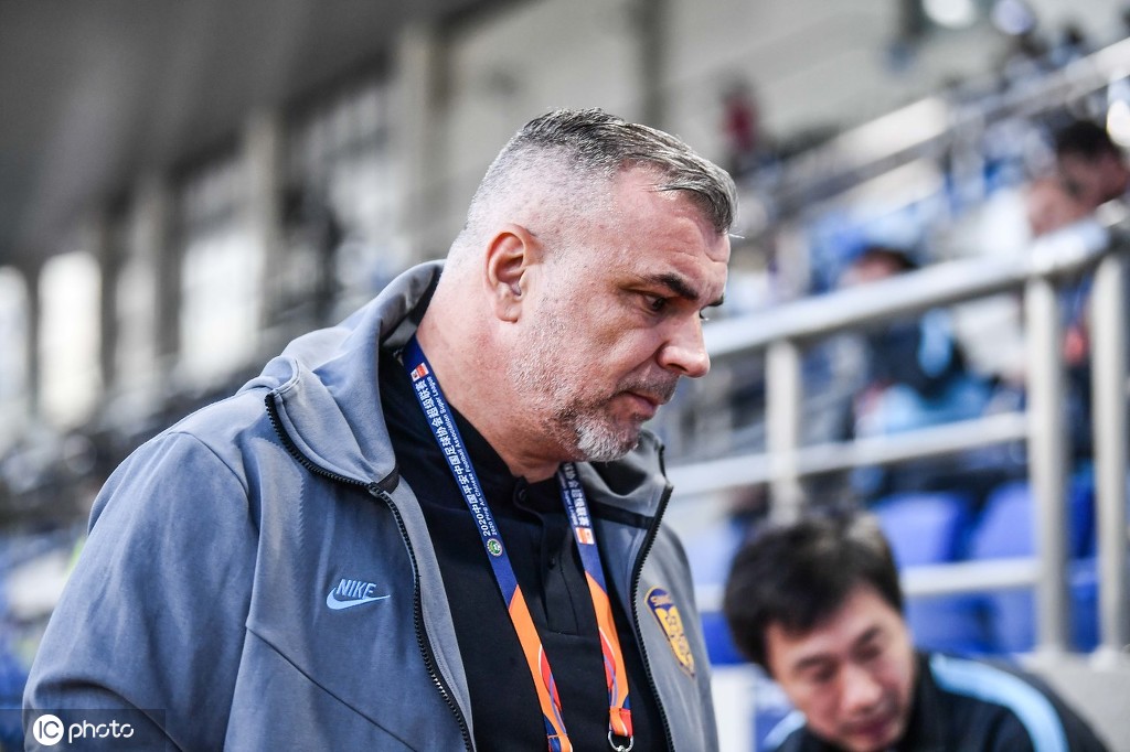 开云sport-包含天空之城球队赢得胜利,顺利保持领先位置的词条