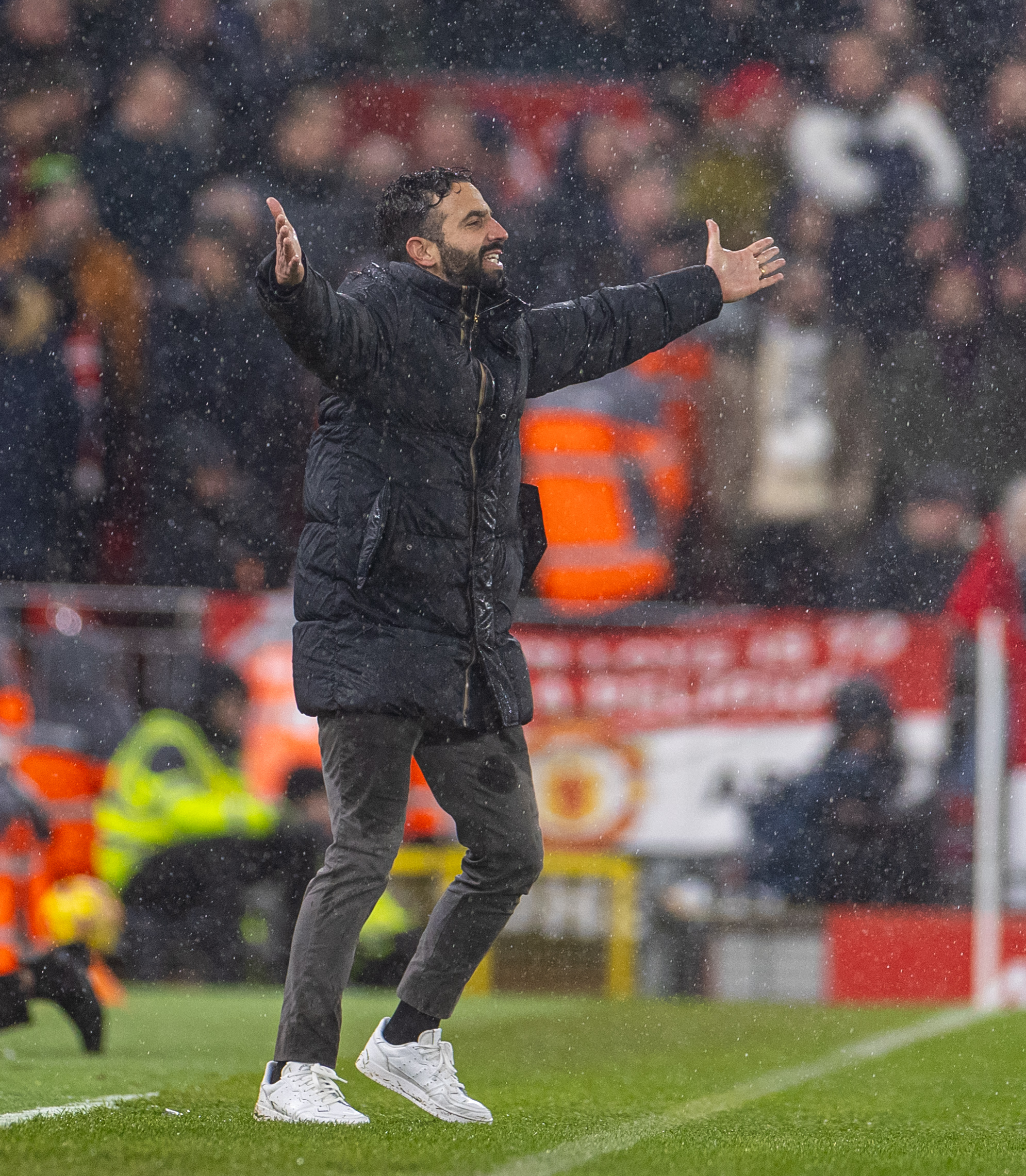 曼联逆转英格兰，托尼关键制胜