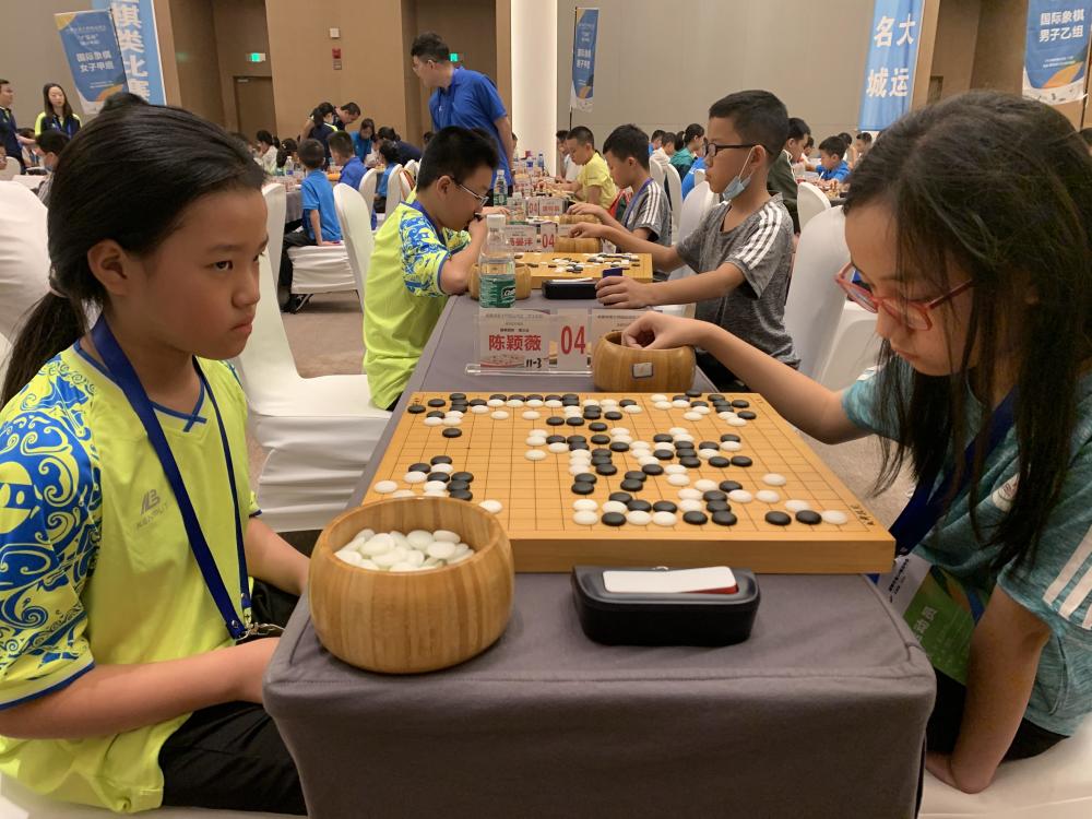 包含德国乒乓球队翻盘莱比锡红牛，水谷隼团战一打五鏖战多局成都决赛之夜，成为赛场最大亮点的词条