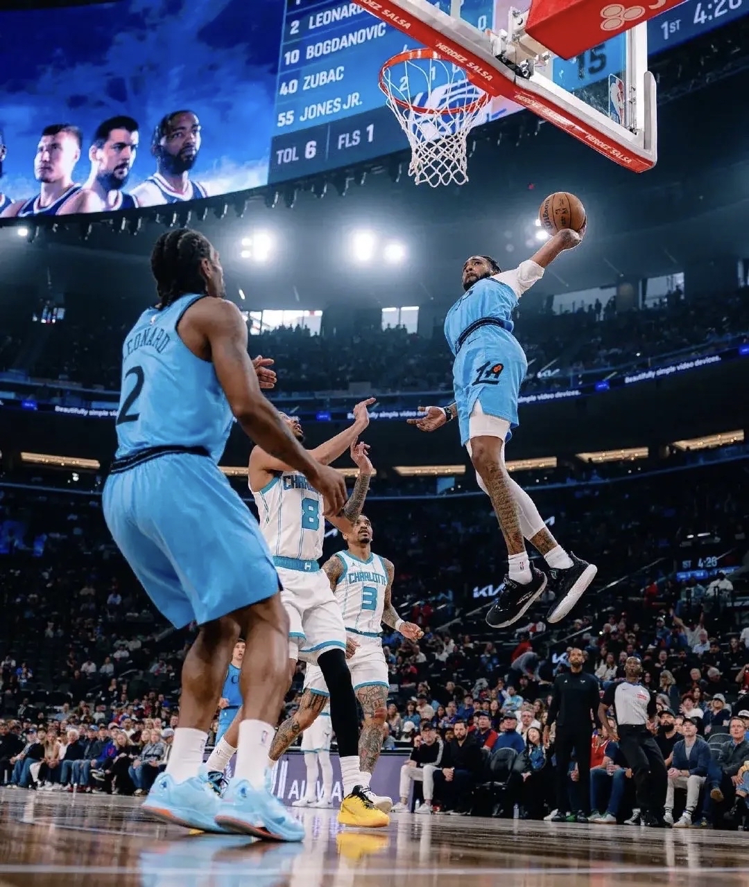 开云体育app-快船主场横扫活塞，全队表现高效