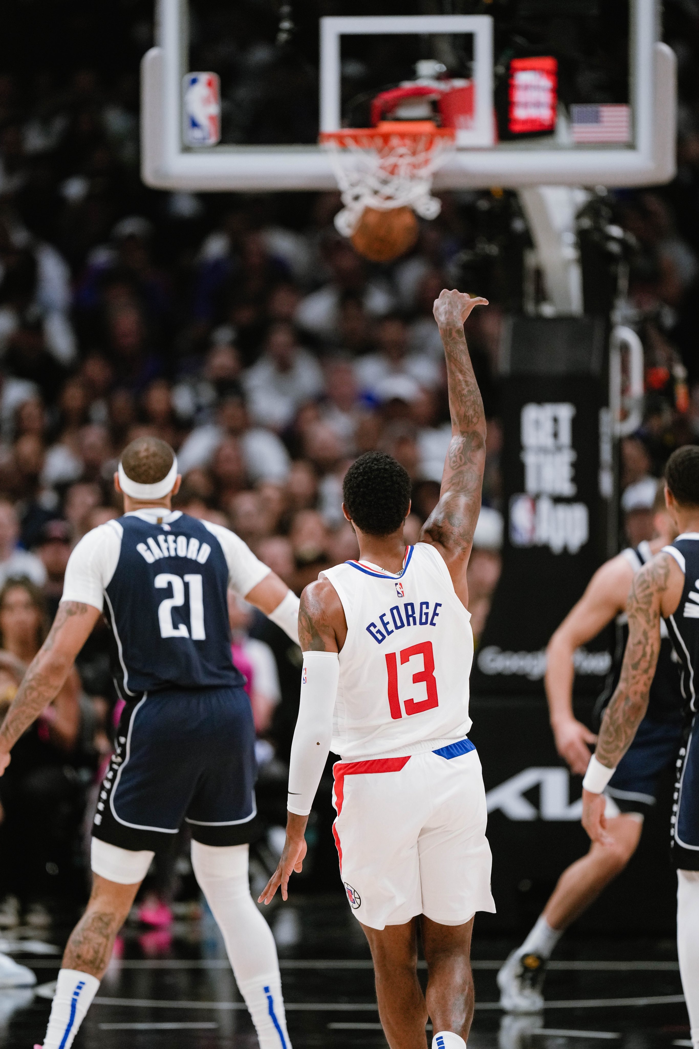 快船险胜湖人,东契奇惊艳四座 快船险胜湖人,东契奇惊艳四座