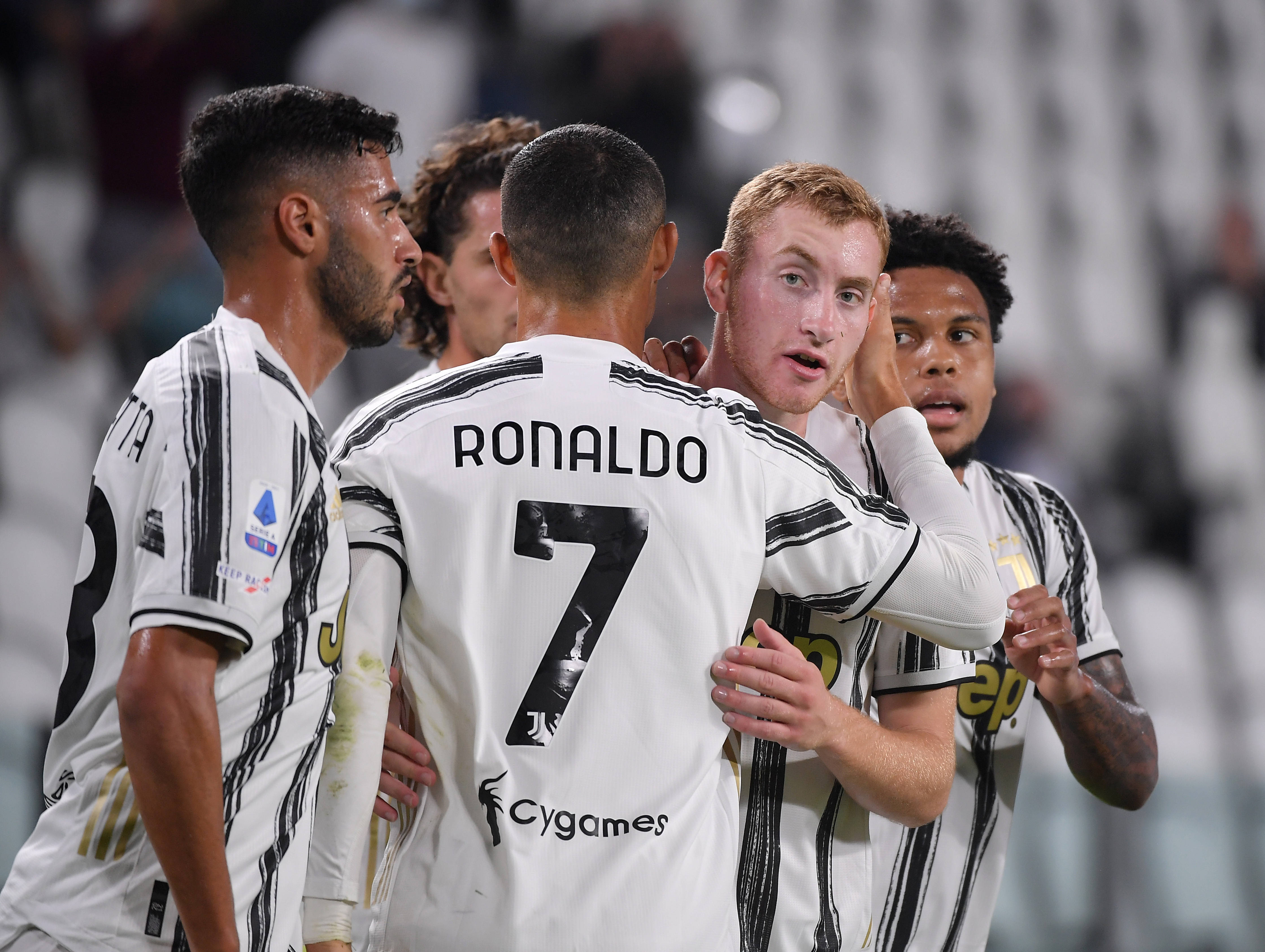 都灵客场逼平卡利亚里，争取更多胜利