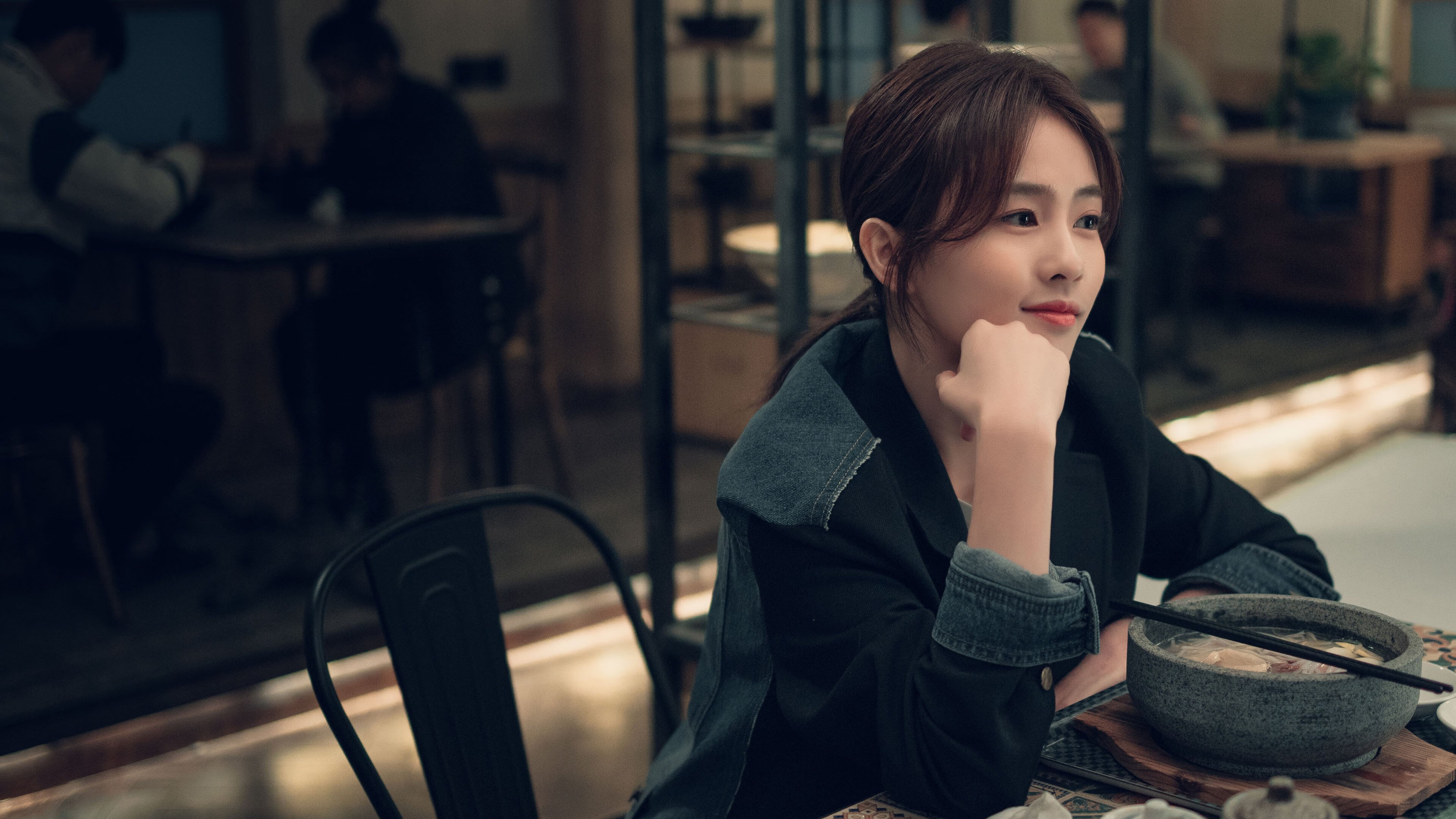 开云体育app-足球智慧的引力黑洞，布鲁诺如何以非皇马节奏吞噬厄瓜多尔