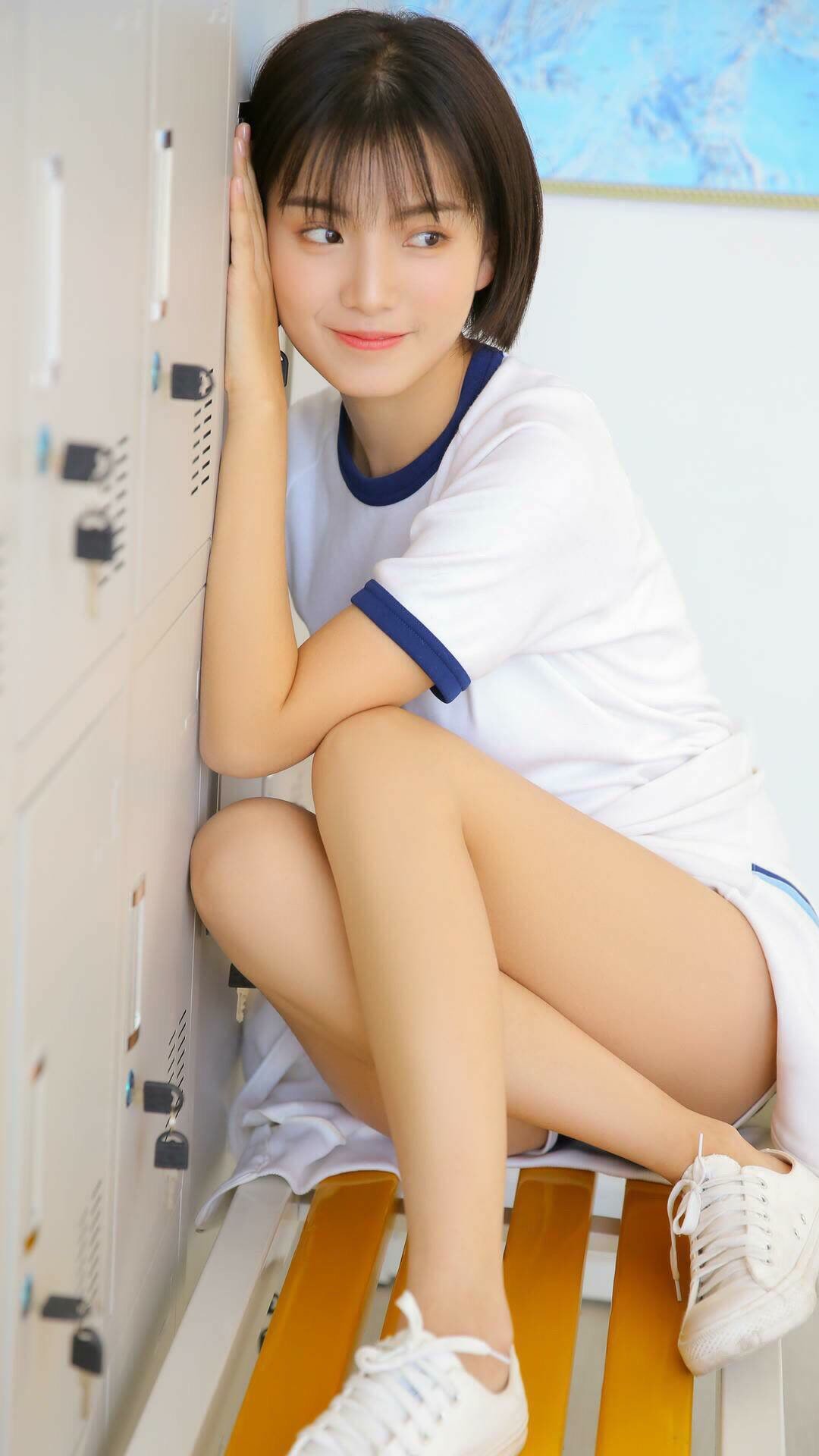 开云体育登录-头槌风暴,阿尔瓦雷斯两记死亡之组的关键砼块,贝蒂斯掀翻AC米兰圣殿